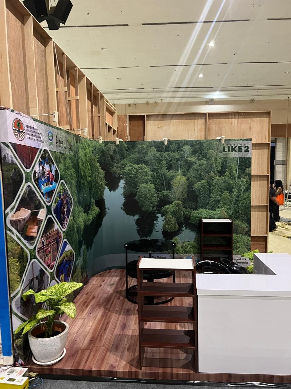 Sustainable booth design with eco-friendly materials